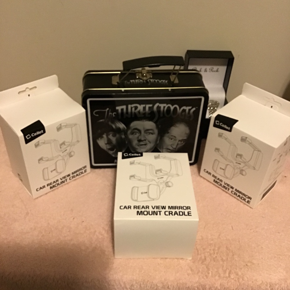 Cellet’s NWT, car rear view mirror mount cradle